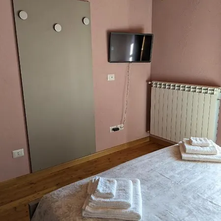 Constancia Trattoria Hostel *